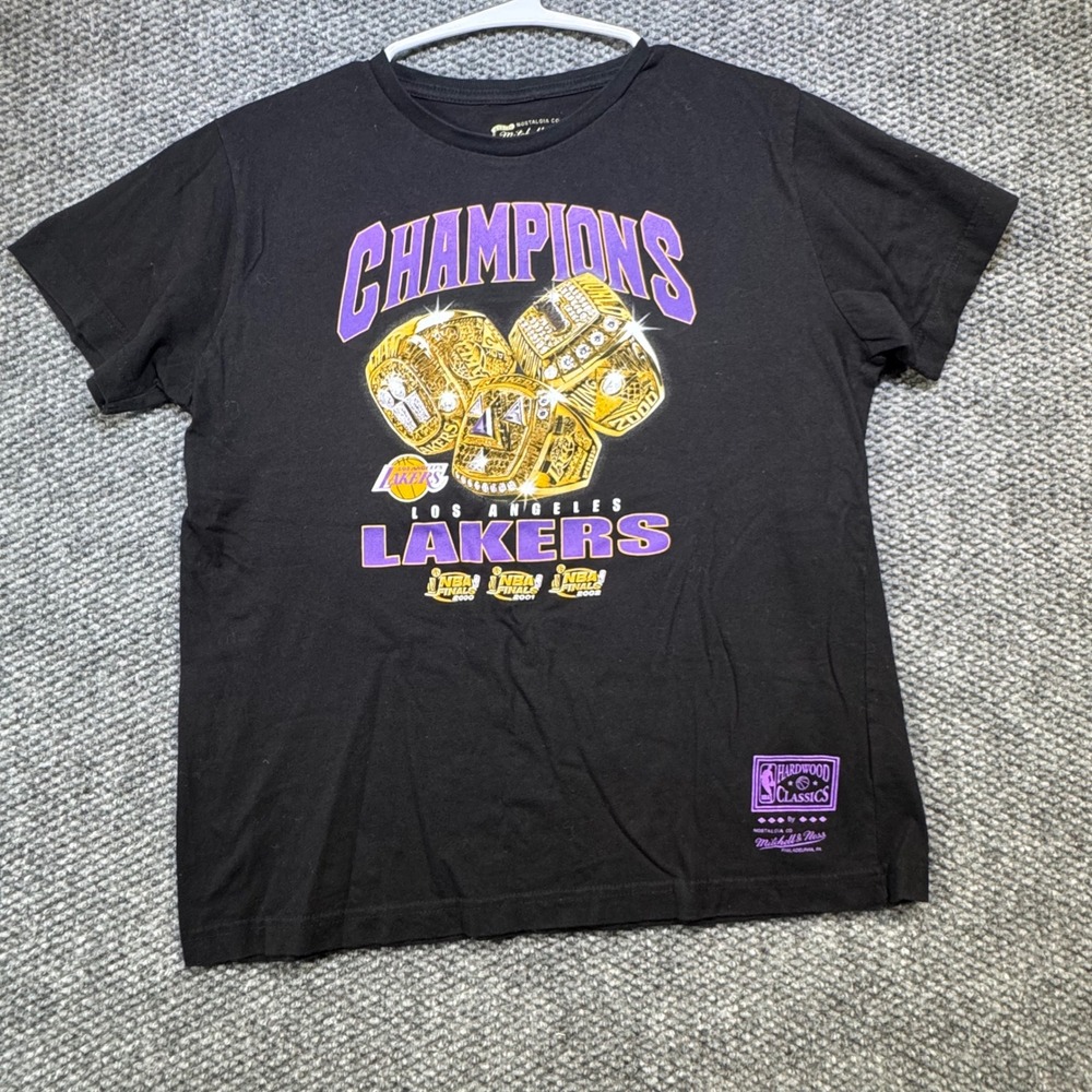 Mitchell & Ness Los Angeles Lakers Champions Graphic Tee Kids XL Black NBA Shirt